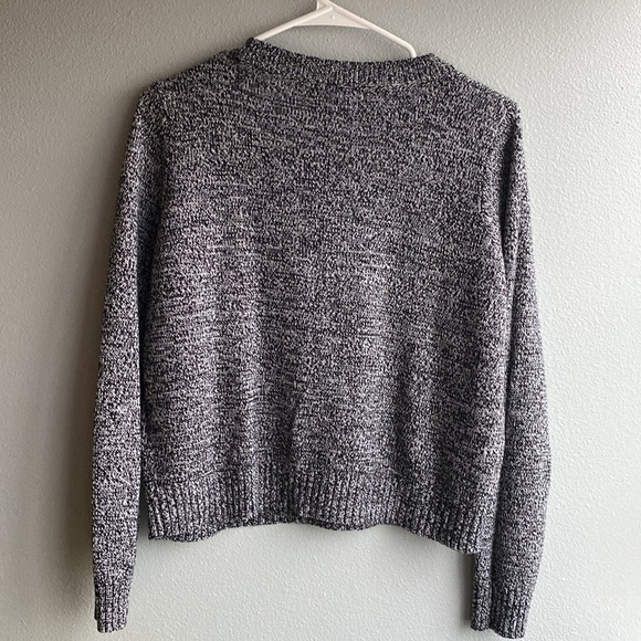 Divided H&M Women’s Sweater - Picture 2 of 4